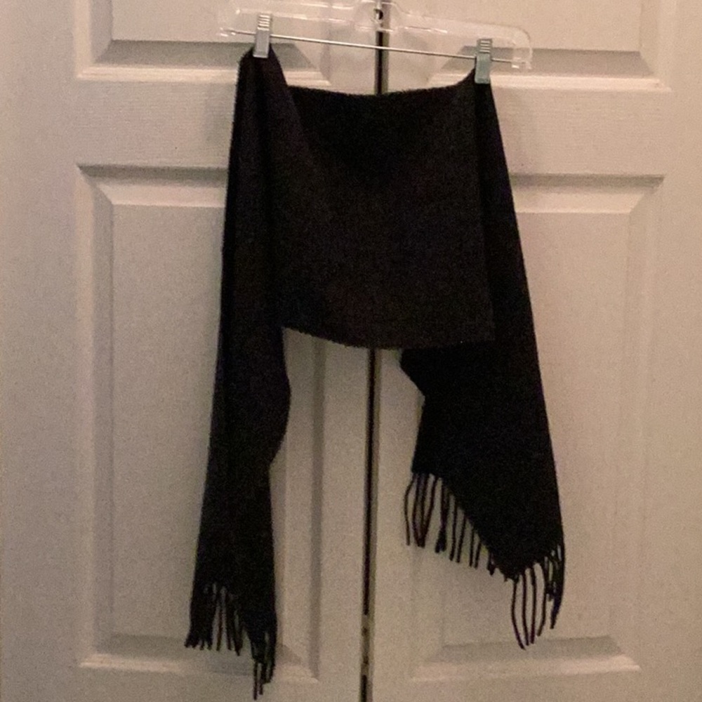 🖤NWOT Just Way Too Warm & Comfortable Scarf 
Must Have 🖤 - Picture 9 of 9